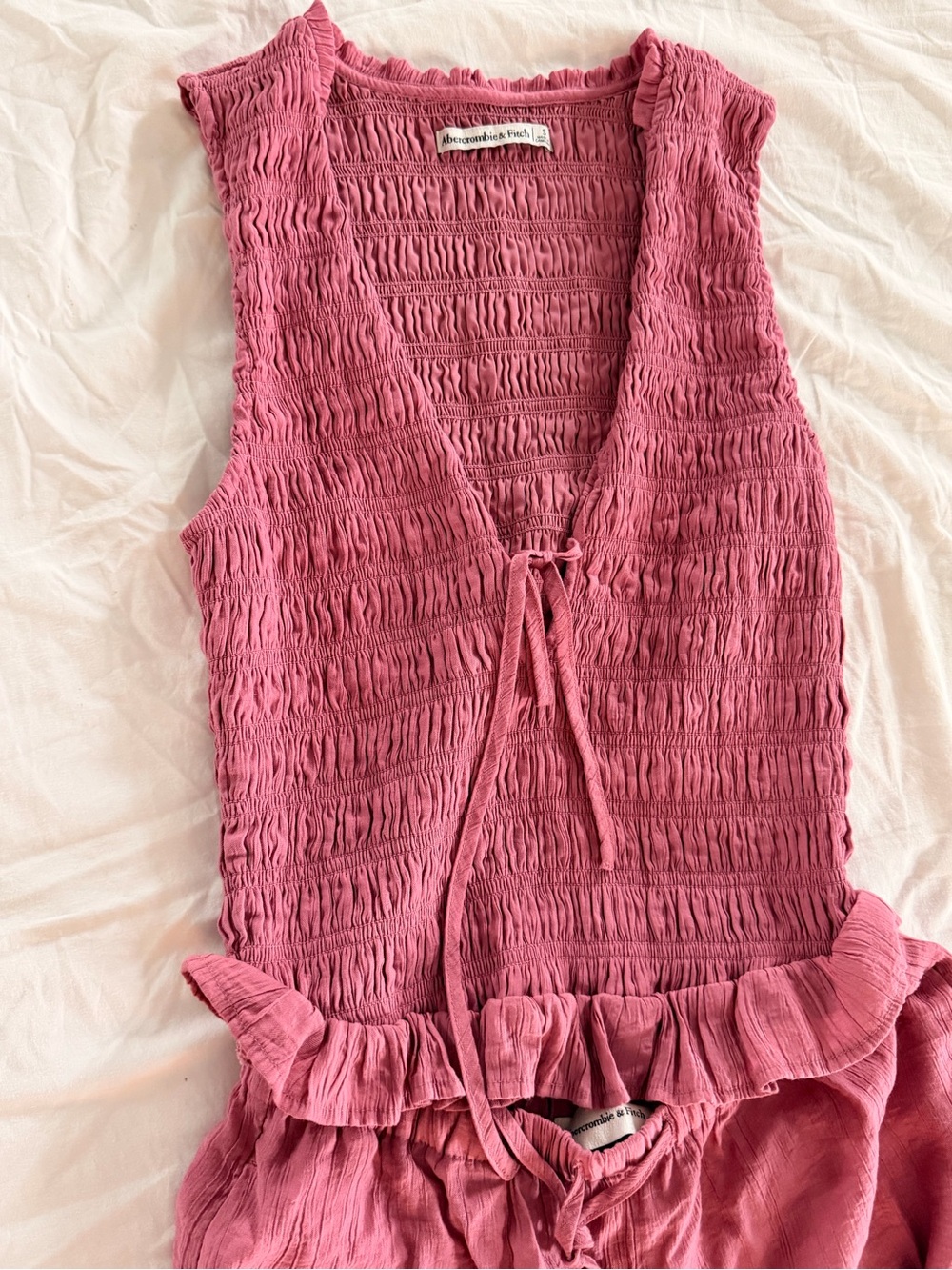 Abercrombie & Fitch Rose-Pink Sleeveless Smocked top and pants set - Picture 3 of 4